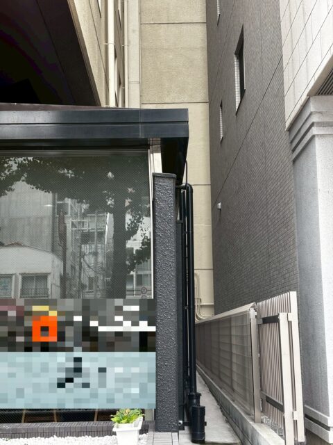 ガラスの割れ替え工事